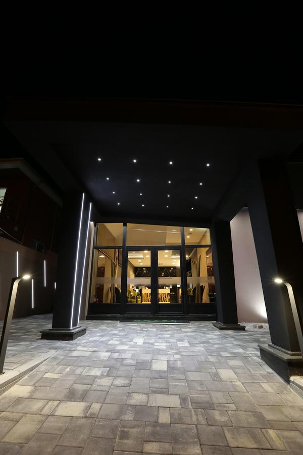 Garni Hotel Zen Free Parking Ni Exteriör bild